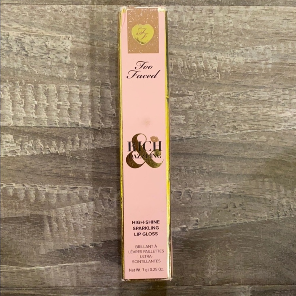 Too Faced: High-Shine sparkling Lip Gloss